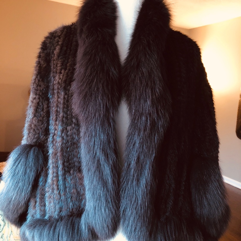 BROWN FUR CAPE/CLOSING JACKET